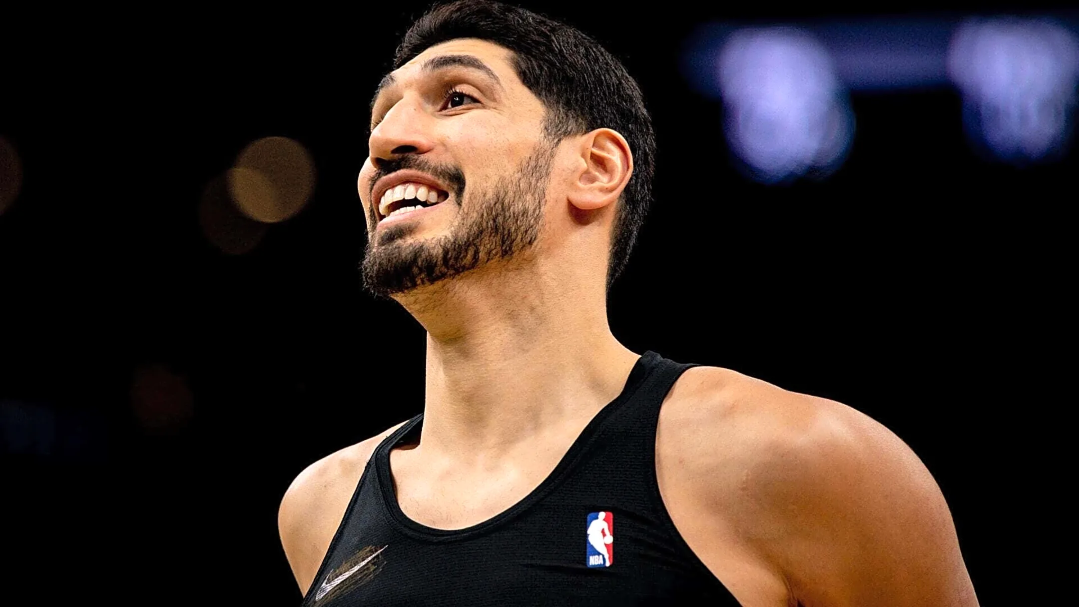 pendapatan kanter - ilustrasi berita Bagaimana Pendapatan Karier Enes Kanter Dibandingkan Pemain WNBA Bergaji…