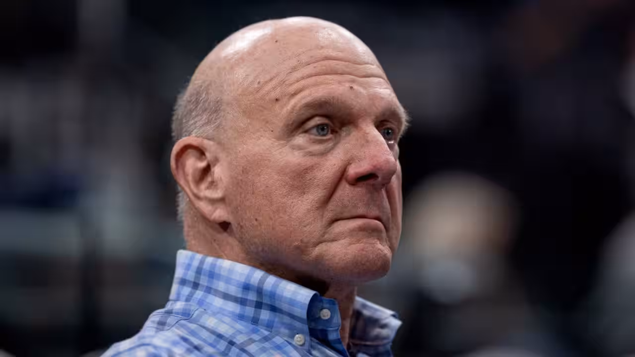 sanksi nba - ilustrasi berita Ballmer Terima Sanksi NBA dan Minta Maaf kepada Fans serta Staf Clippers
