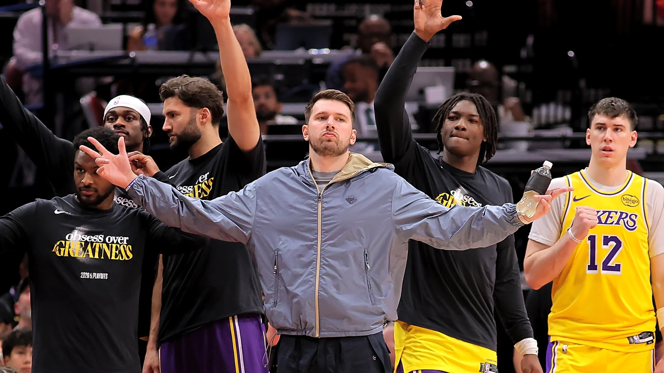 luka doncic - ilustrasi berita Bronny James Puji Kepemimpinan Luka Doncic Usai Minicamp Lakers di Slovenia