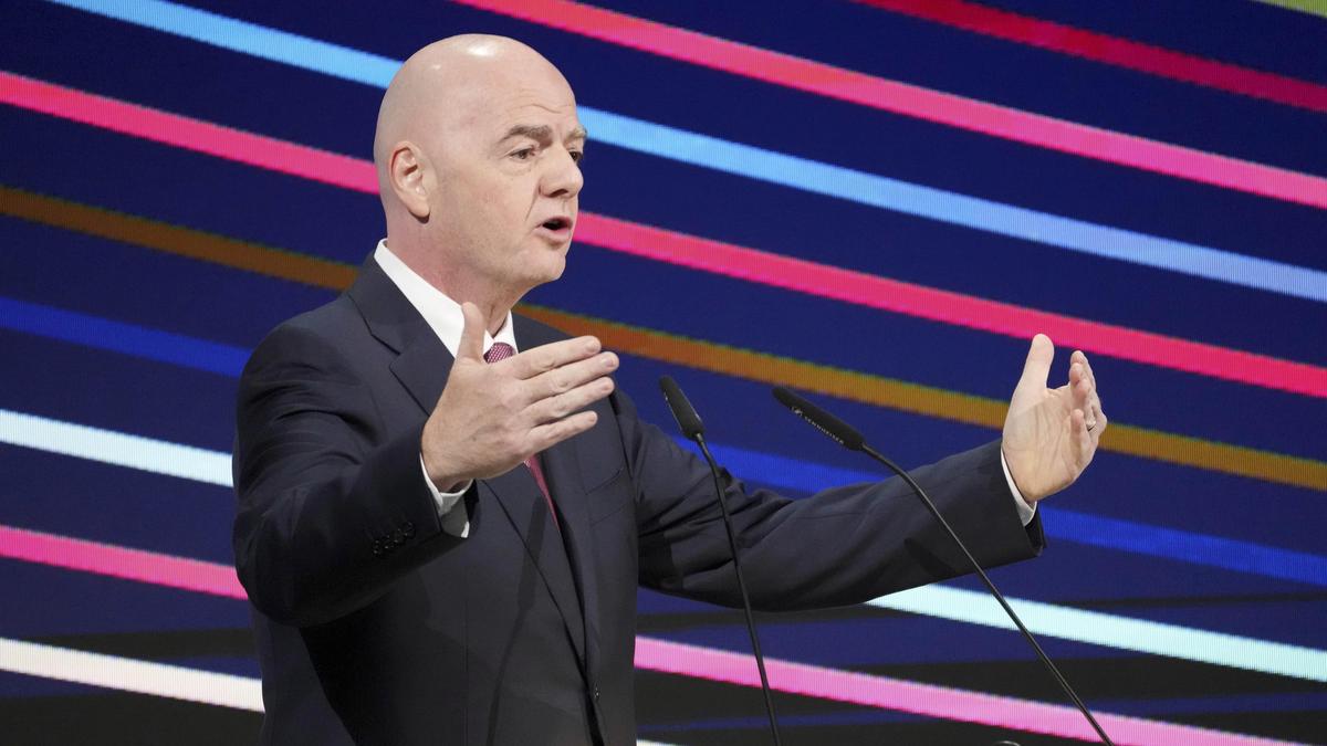 kehadiran infantino - ilustrasi berita Kehadiran Infantino Dipertanyakan Saat Piala Dunia U-20 Wanita Dimulai di…